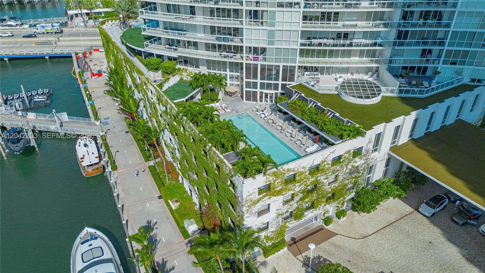 A12042203 — Miami Beach — 37