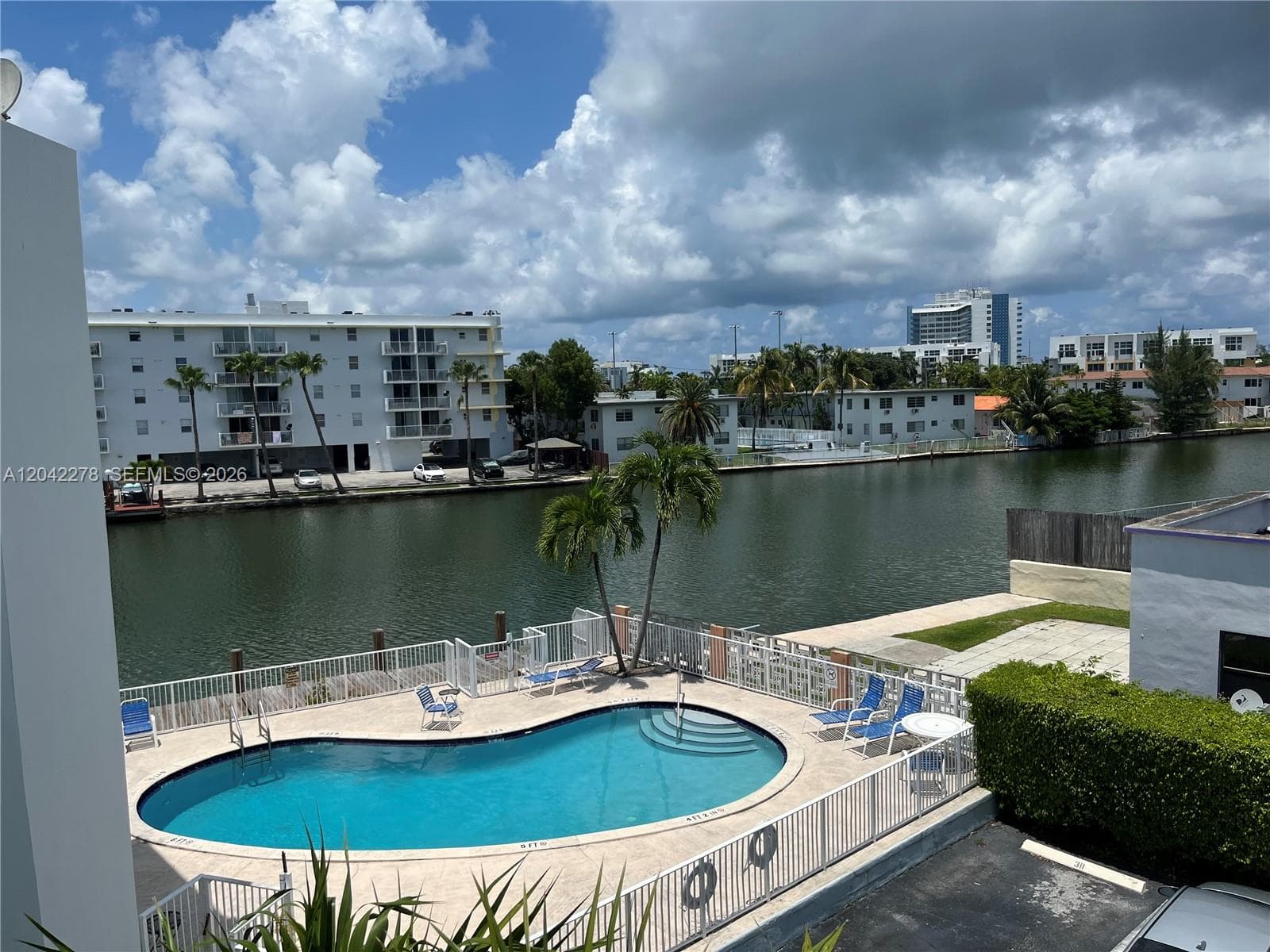 A12042278 — Miami Beach — 4