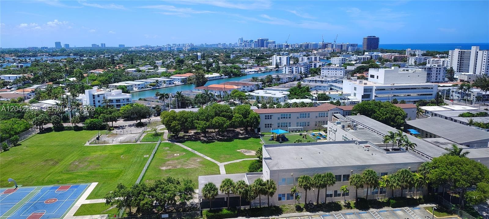 A12042299 — Miami Beach — 43