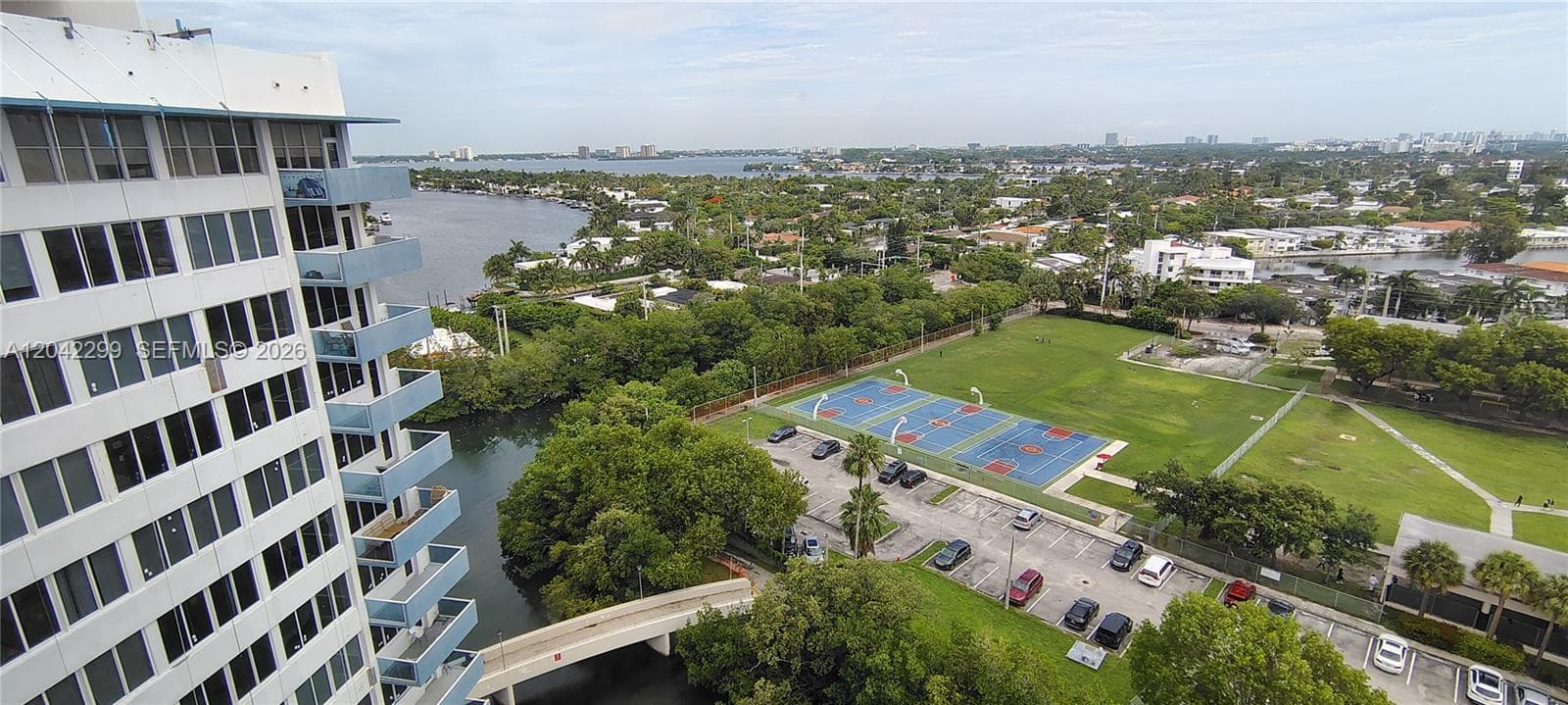 A12042299 — Miami Beach — 22