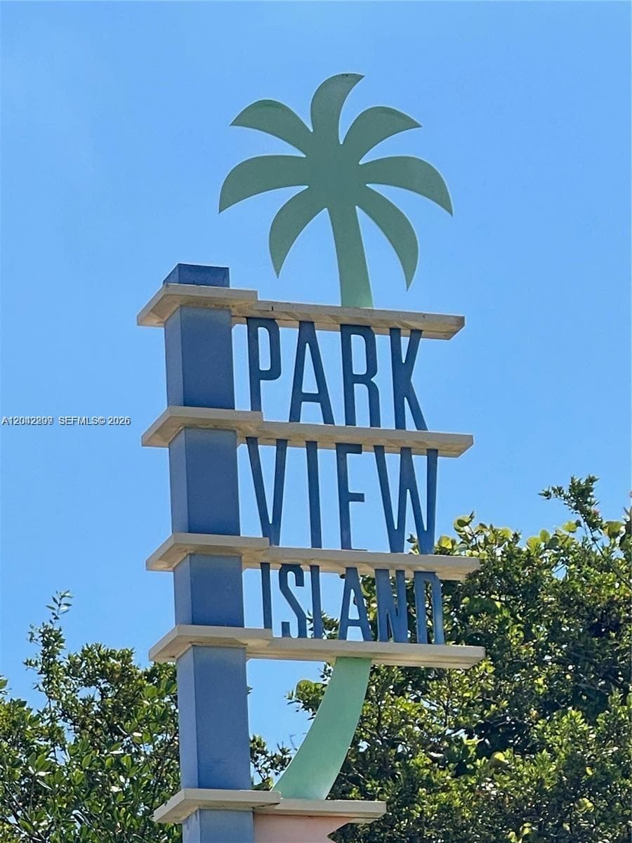 A12042299 — Miami Beach