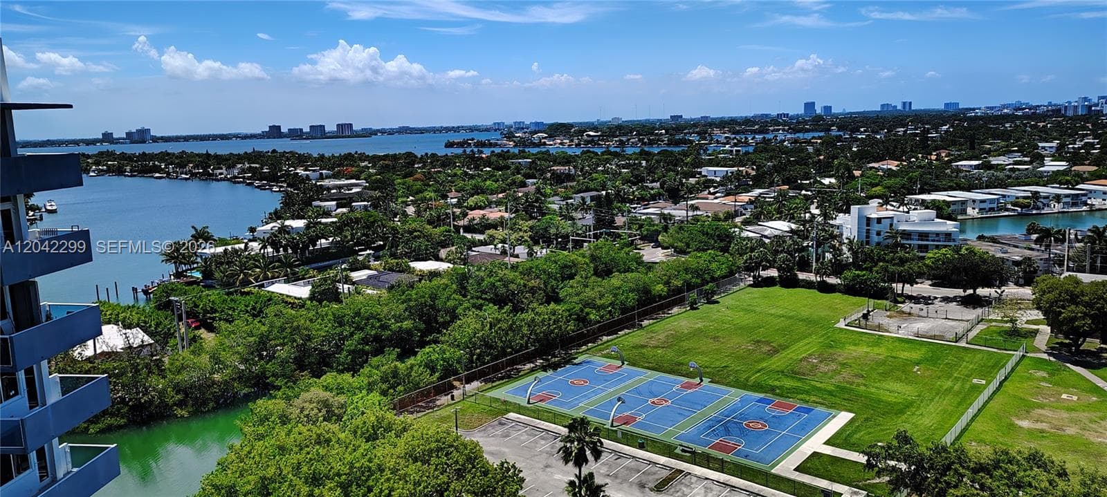 A12042299 — Miami Beach — 45