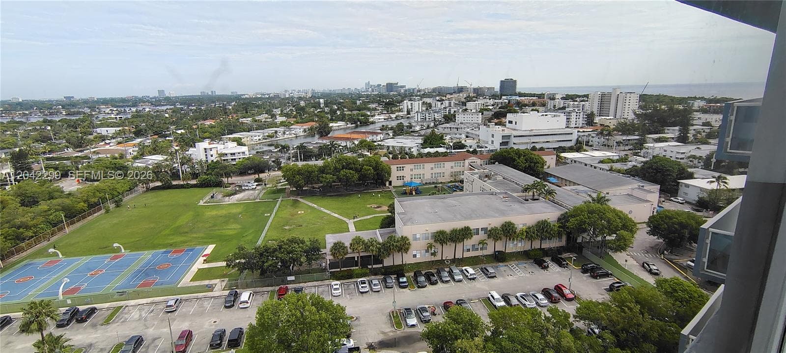 A12042299 — Miami Beach — 19