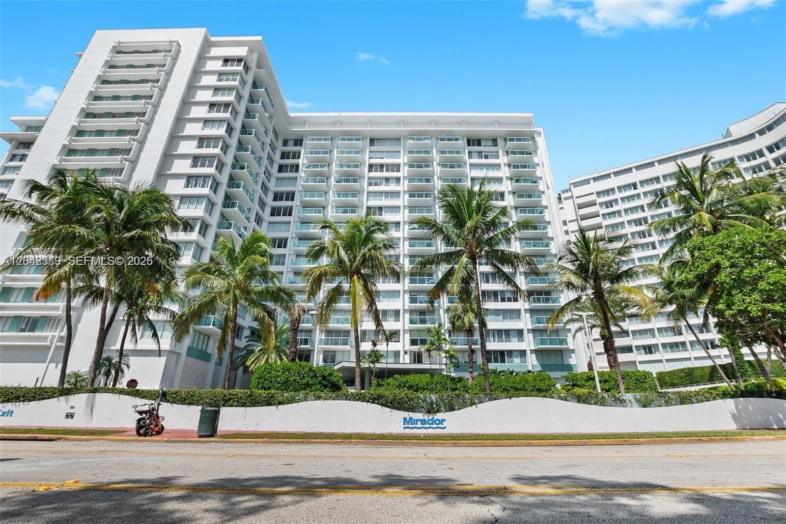 A12042319 — Miami Beach — 15