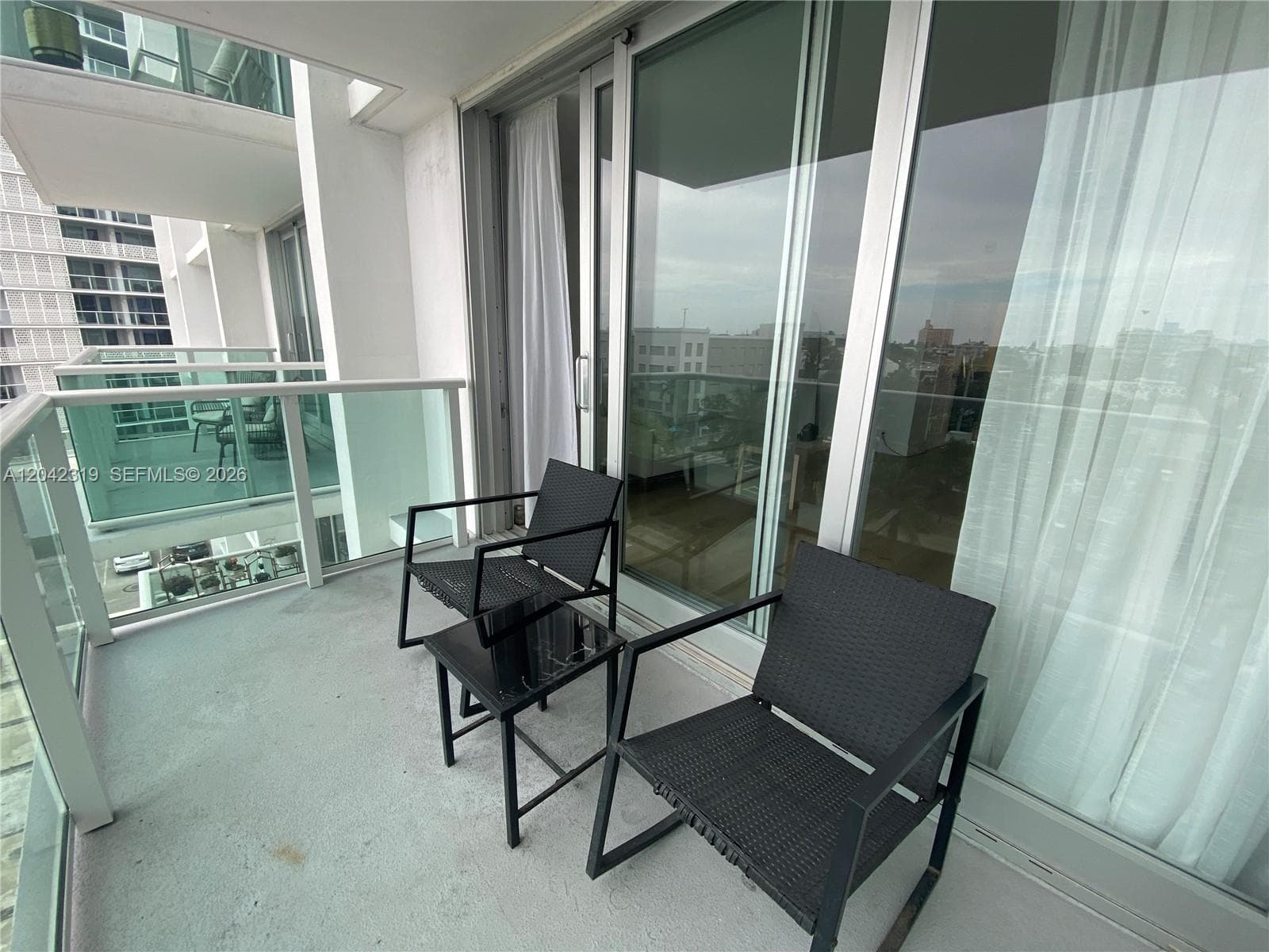 A12042319 — Miami Beach — 11
