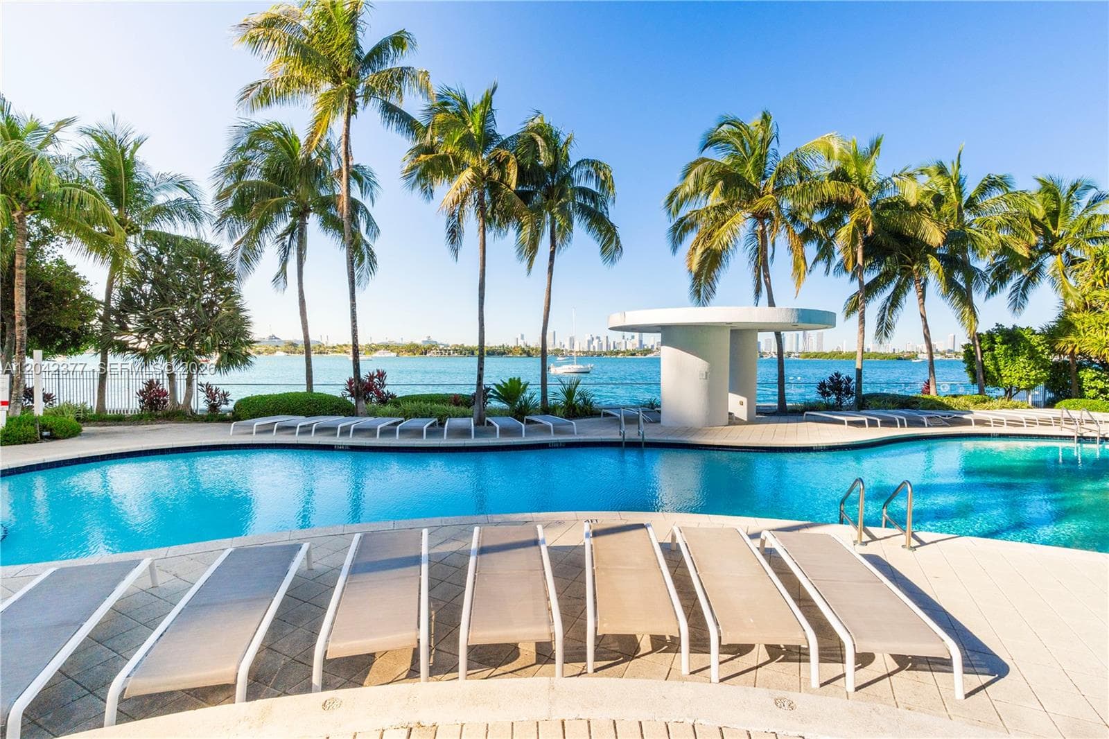 A12042377 — Miami Beach — 21
