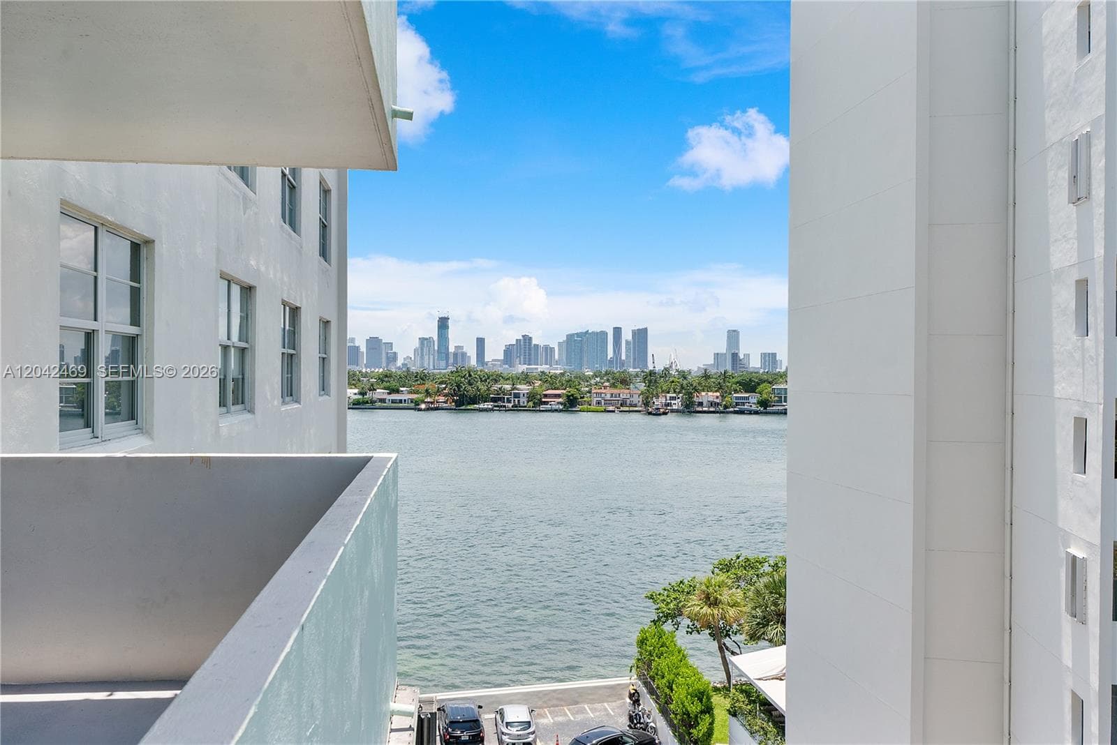 A12042469 — Miami Beach — 6