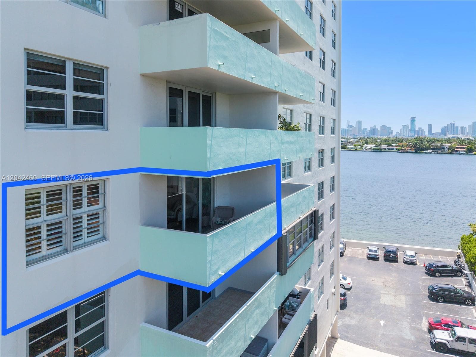 A12042469 — Miami Beach — 19