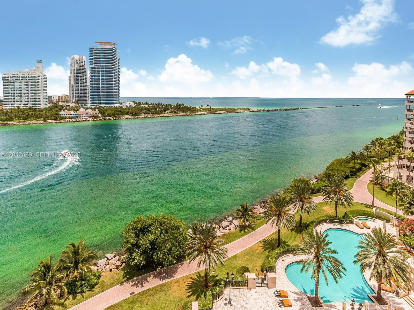 A12042489 — Miami Beach — 67