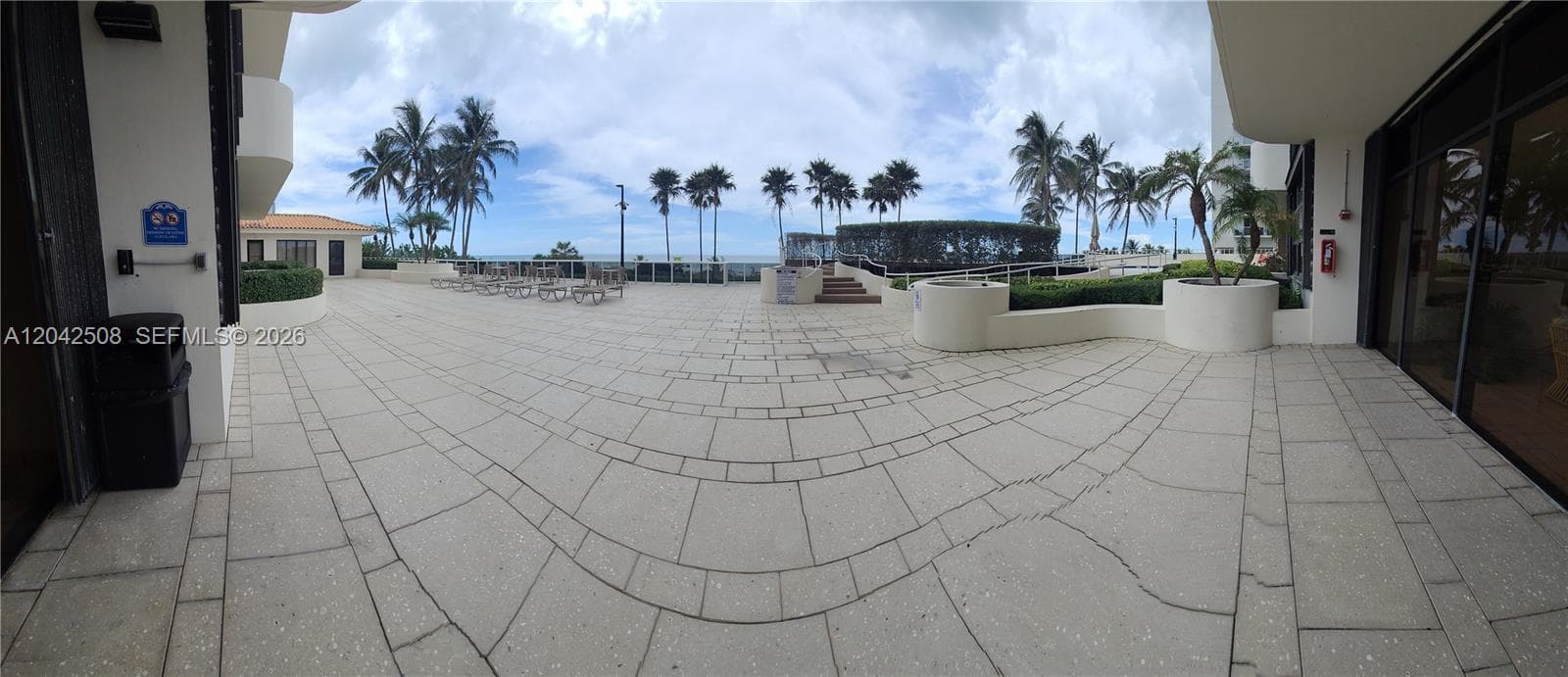 A12042508 — Miami Beach — 23