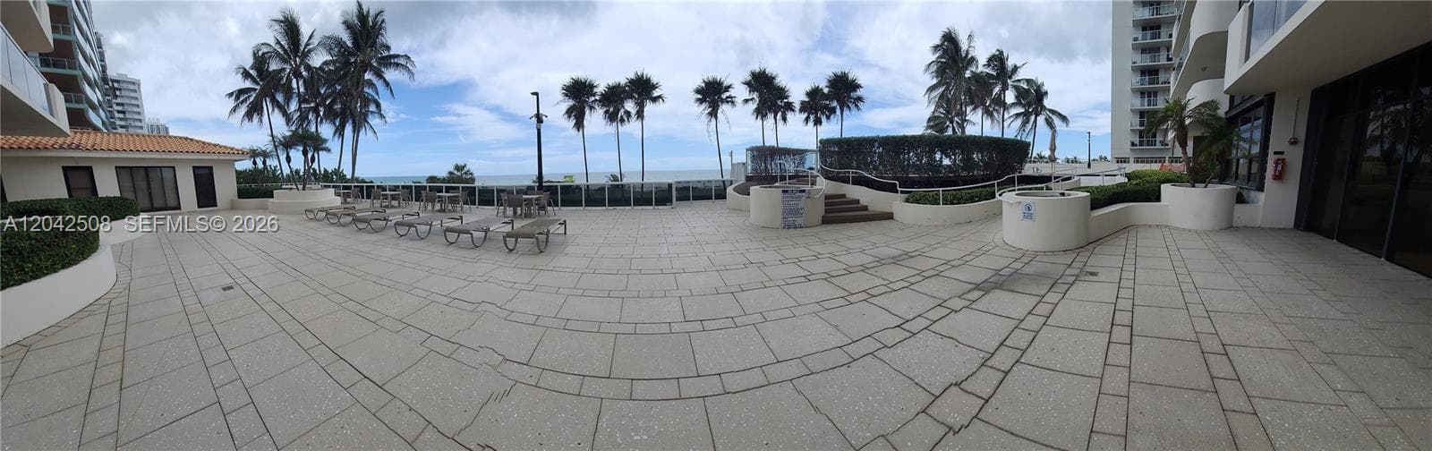 A12042508 — Miami Beach — 22