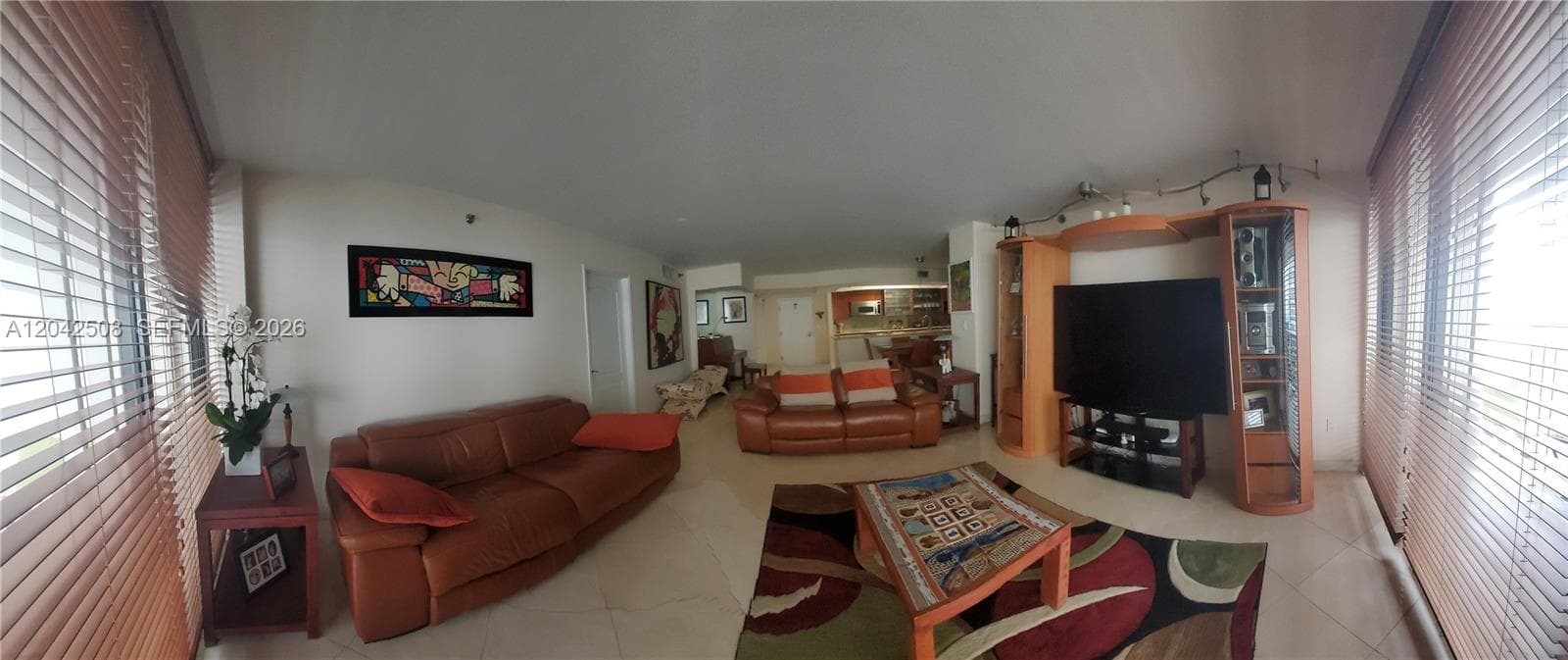 A12042508 — Miami Beach — 44