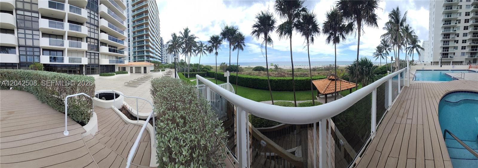 A12042508 — Miami Beach — 21