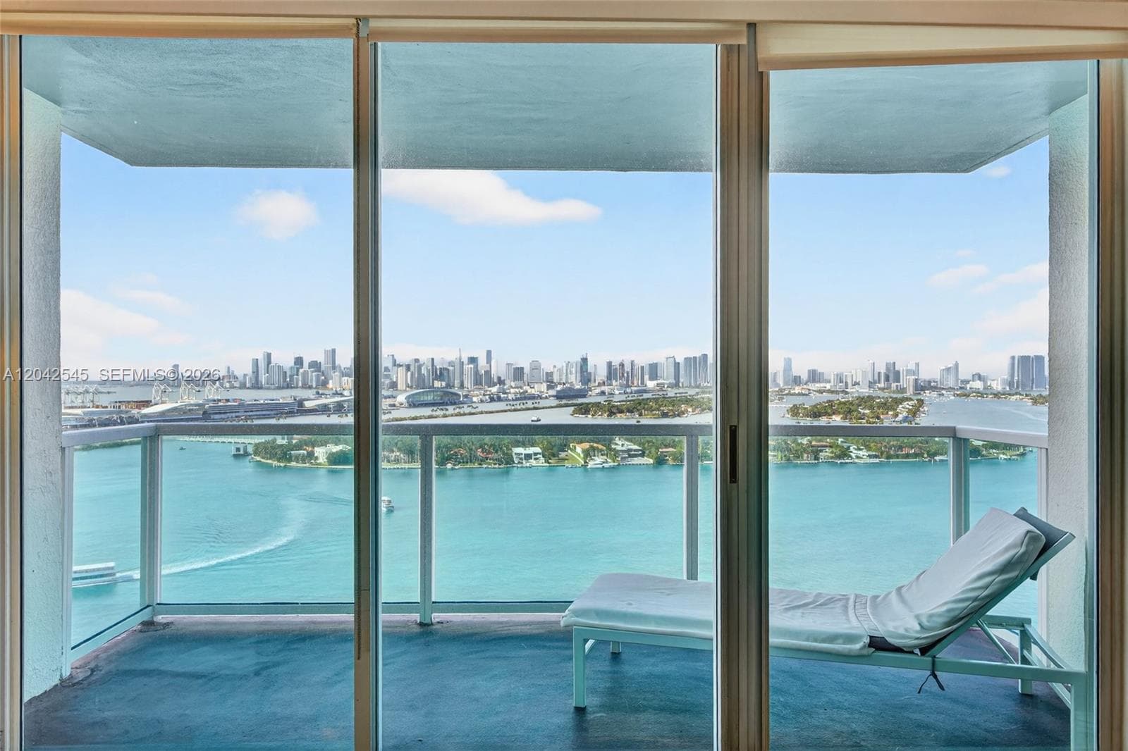 A12042545 — Miami Beach