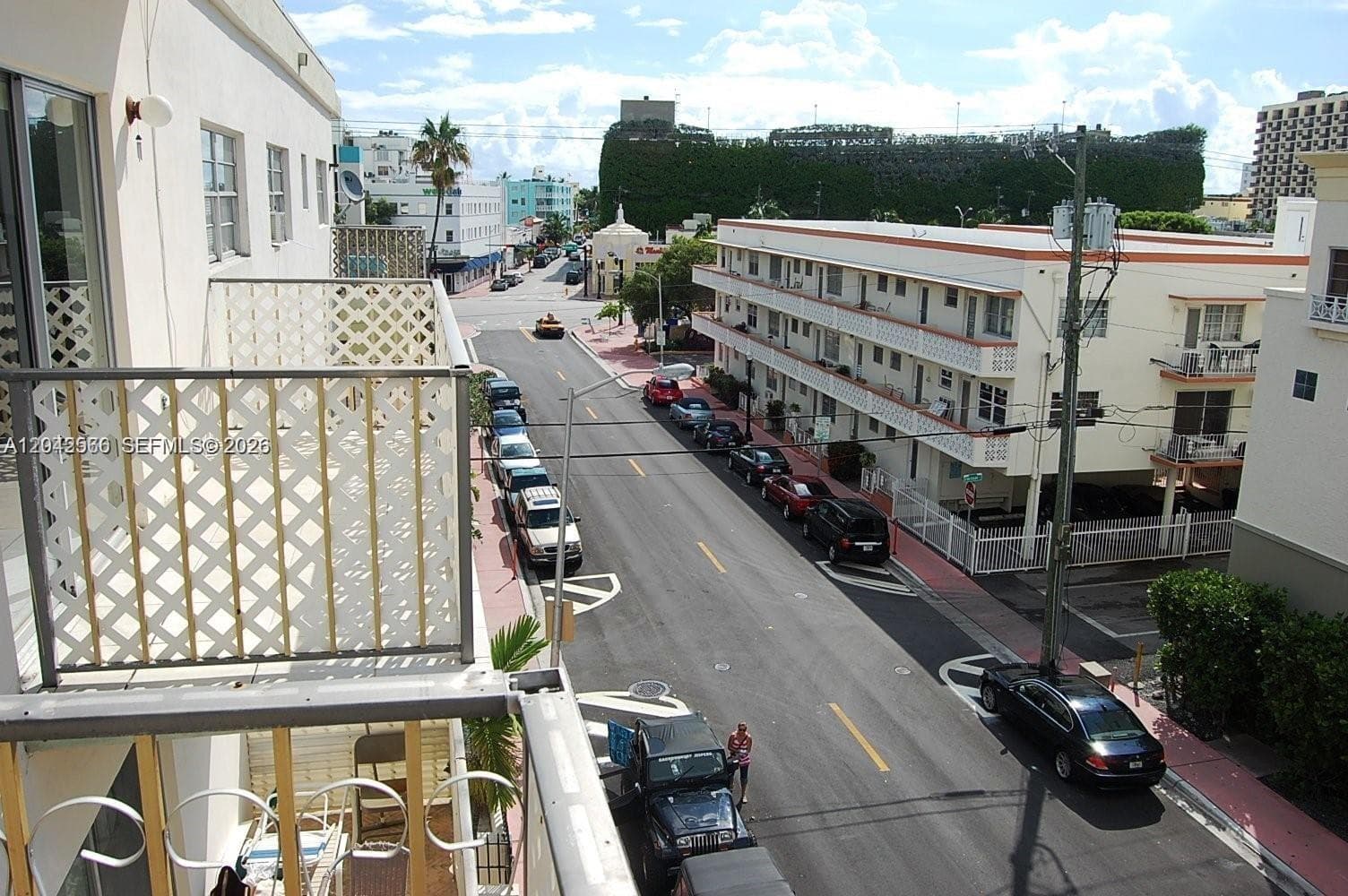 A12042566 — Miami Beach — 9