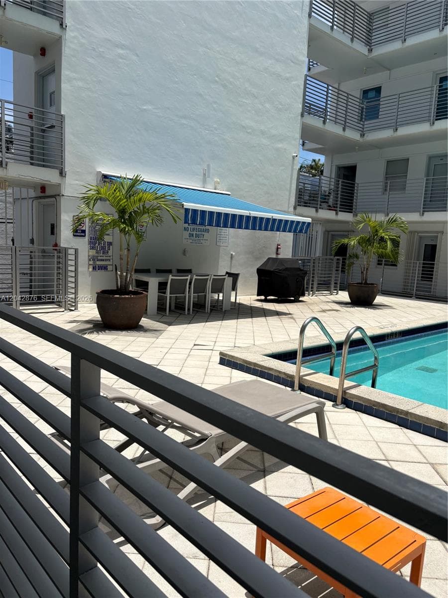 A12042876 — Miami Beach — 19