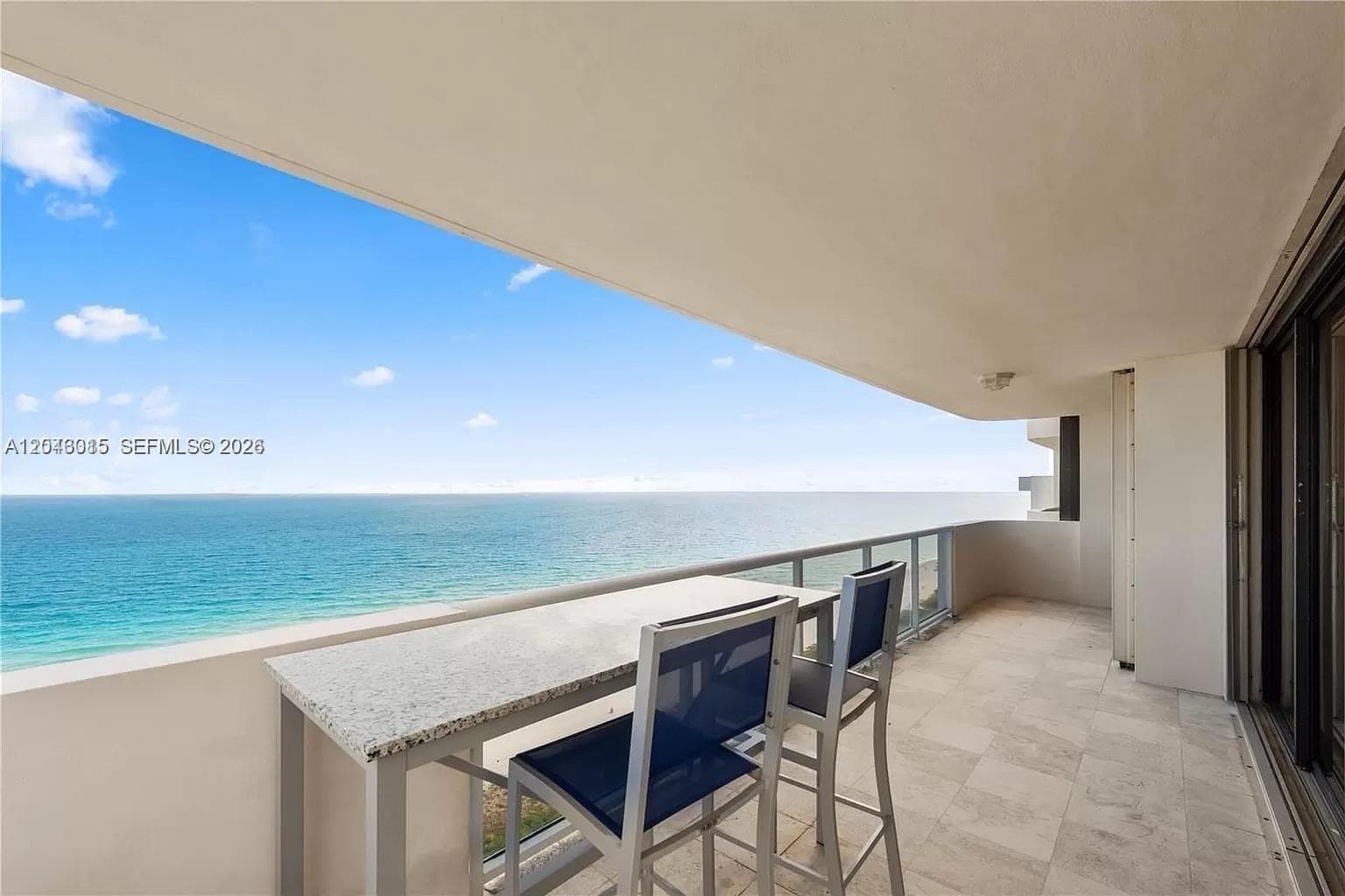 A12043015 — Miami Beach