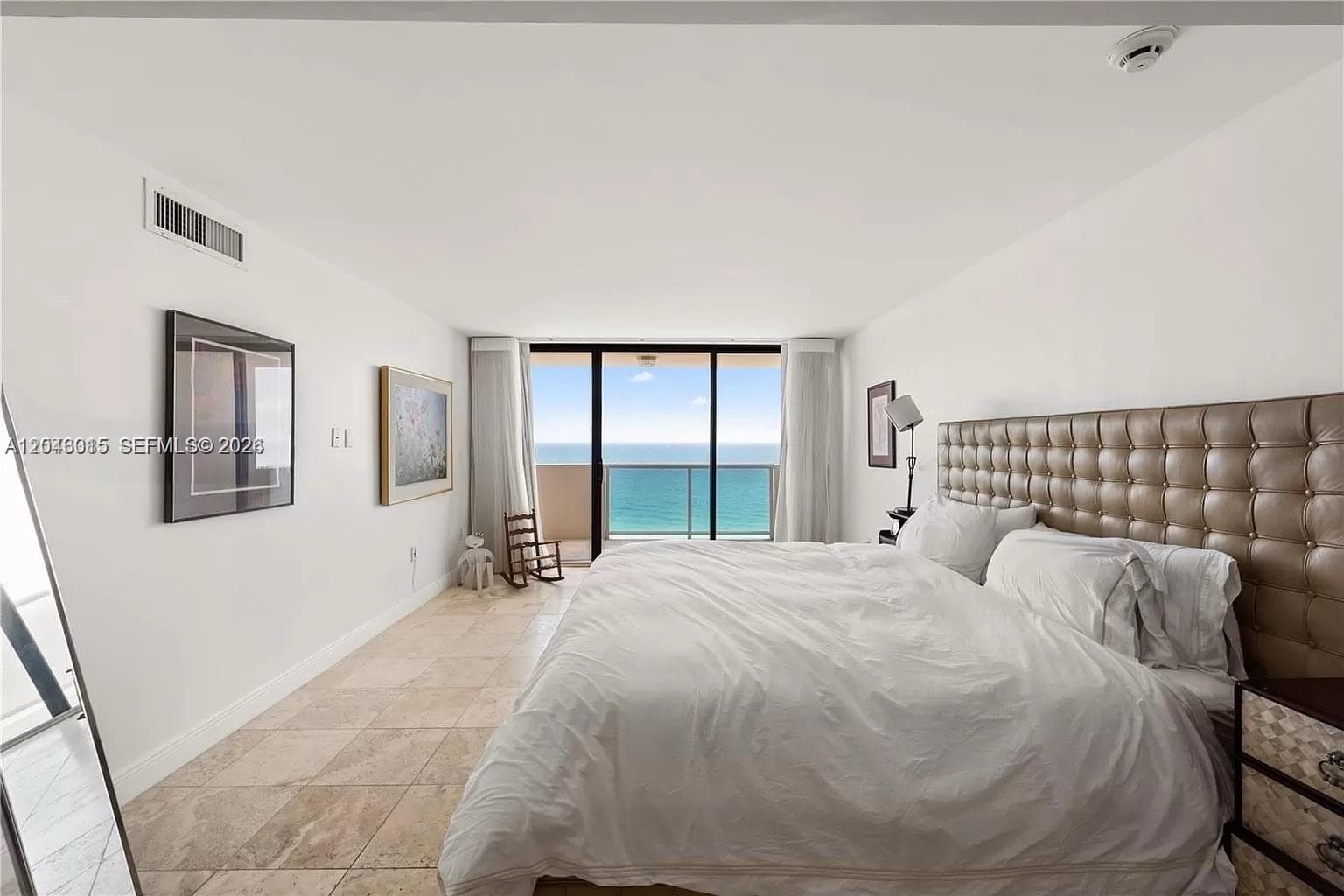 A12043015 — Miami Beach — 10
