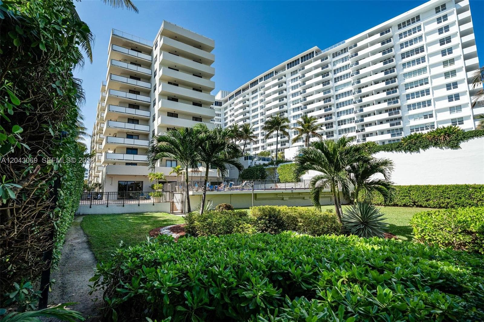 A12043069 — Miami Beach — 35