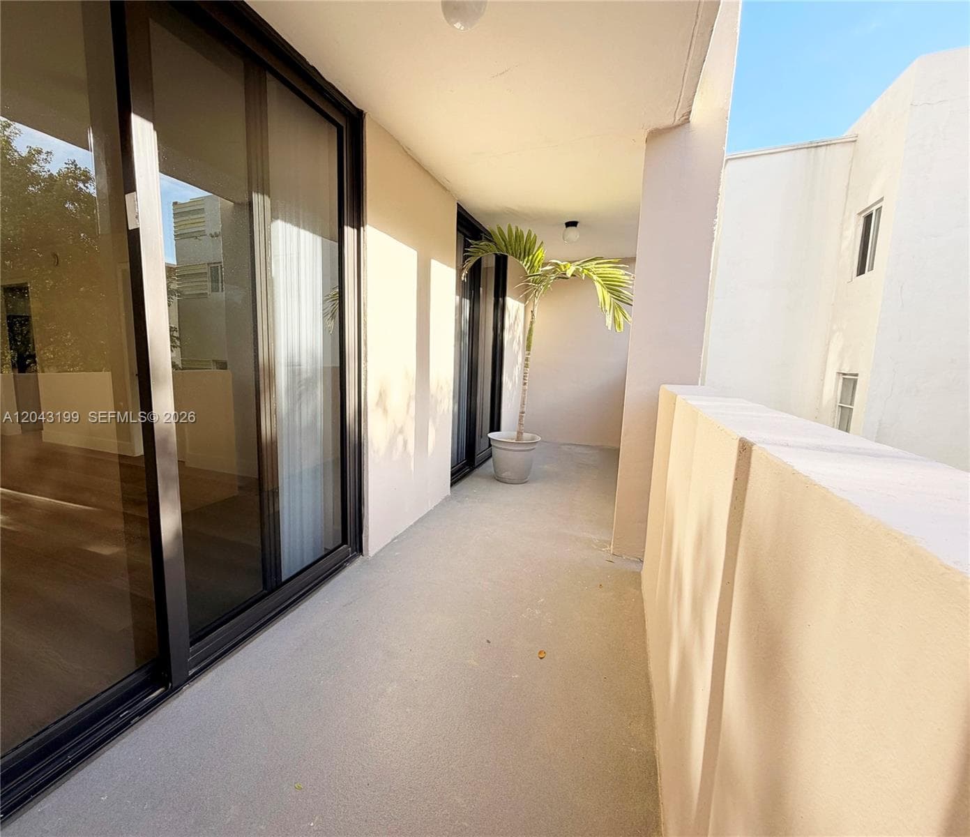A12043199 — Miami Beach — 23