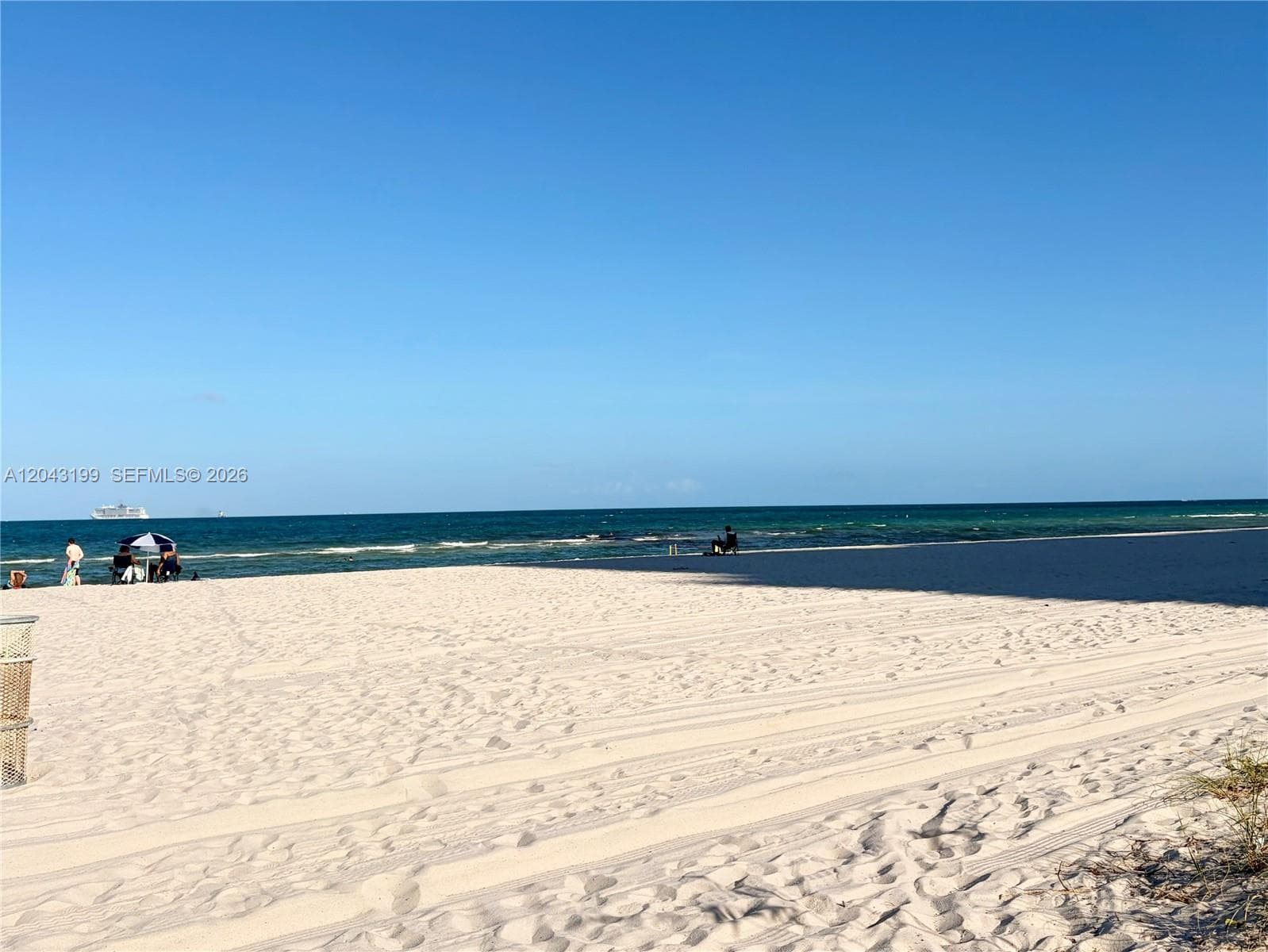 A12043199 — Miami Beach — 4