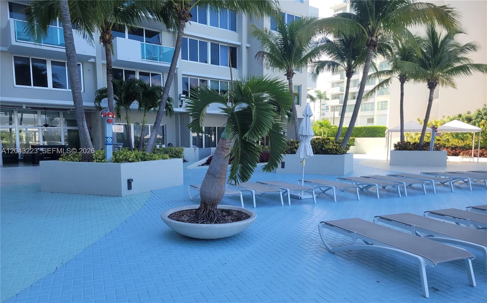 A12043223 — Miami Beach — 39