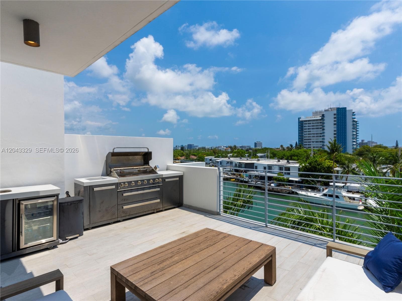 A12043329 — Miami Beach — 26