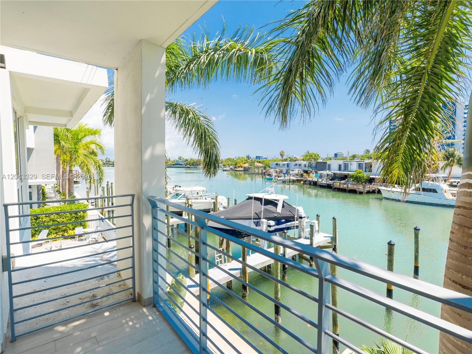 A12043329 — Miami Beach — 9