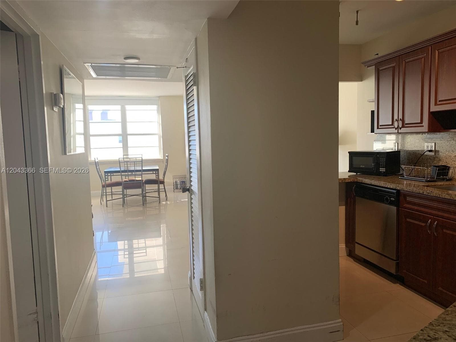 A12043366 — Miami Beach — 12