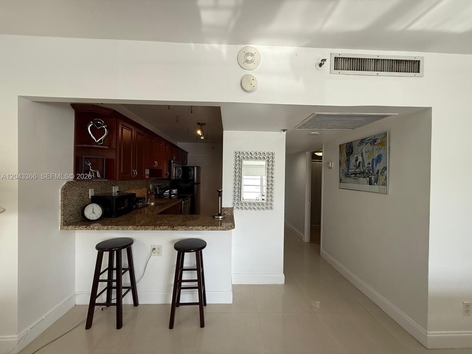 A12043366 — Miami Beach — 7