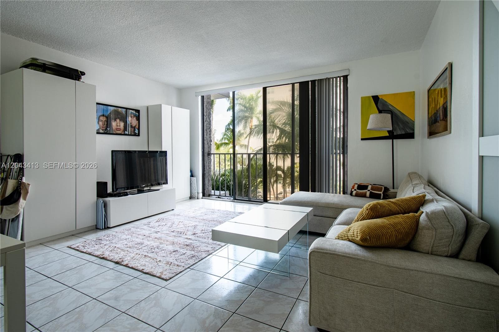 A12043413 — Miami Beach — 2
