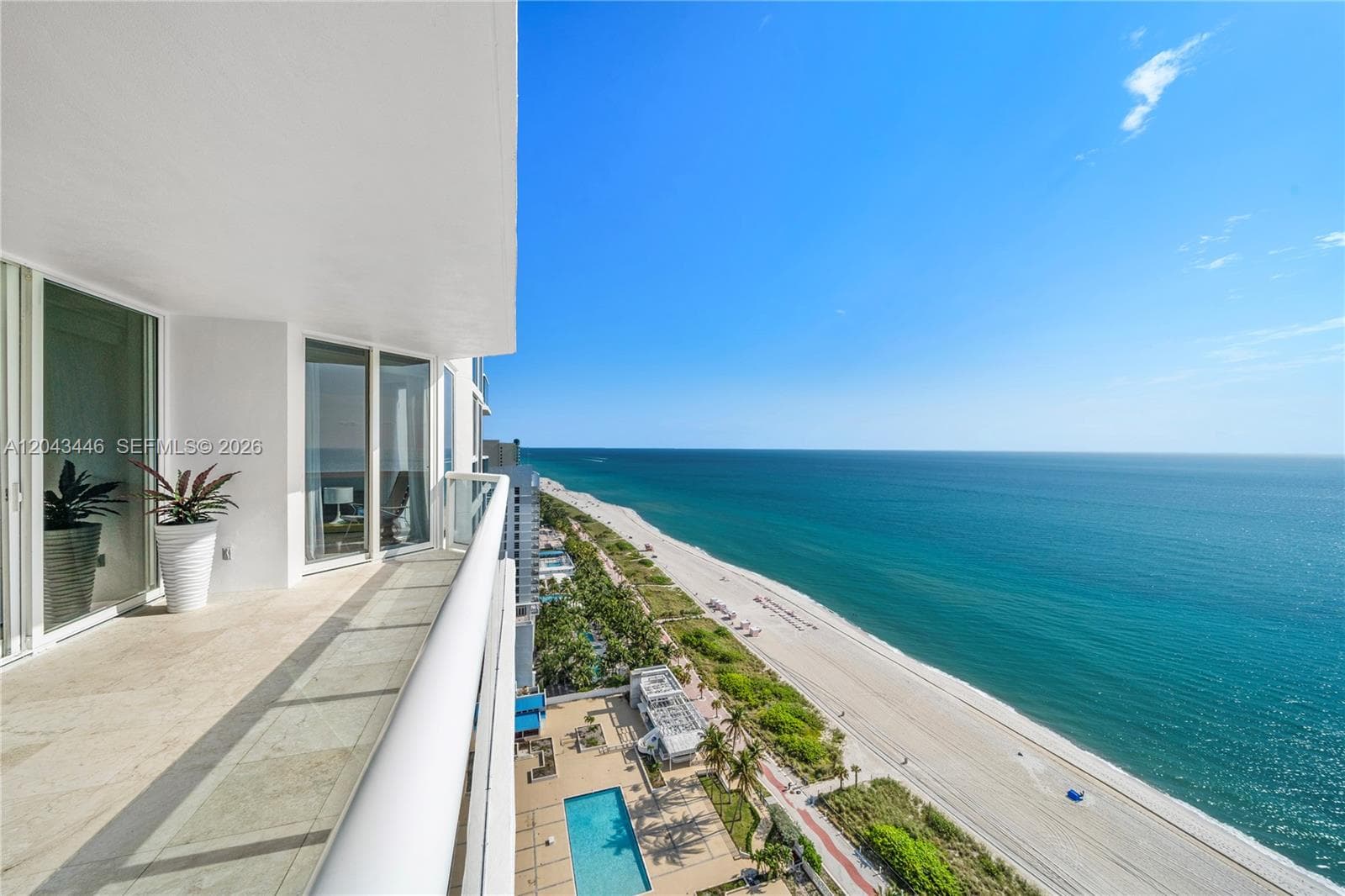 A12043446 — Miami Beach — 6