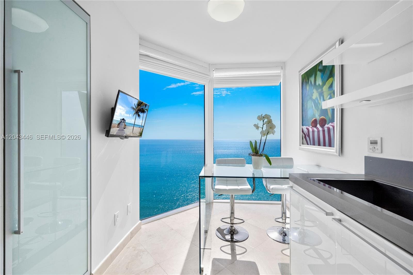 A12043446 — Miami Beach — 26