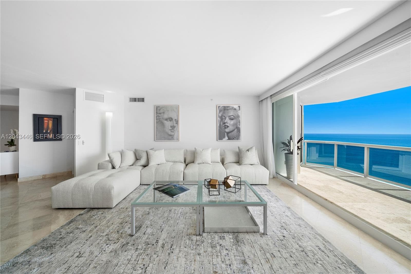 A12043446 — Miami Beach — 7
