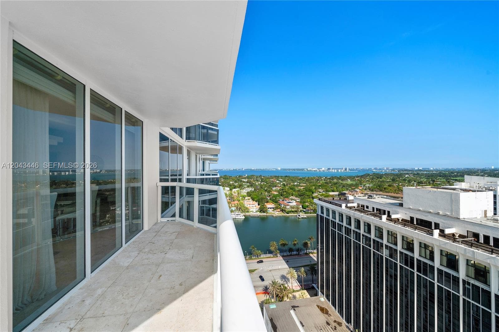 A12043446 — Miami Beach — 32