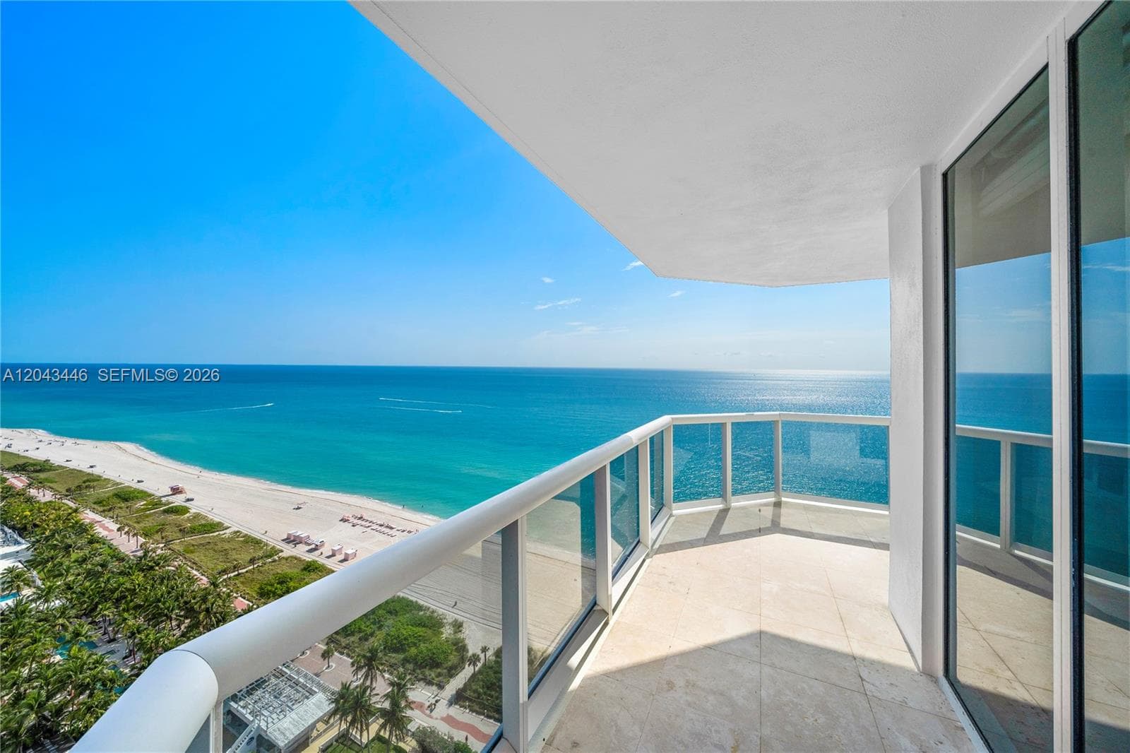 A12043446 — Miami Beach — 33
