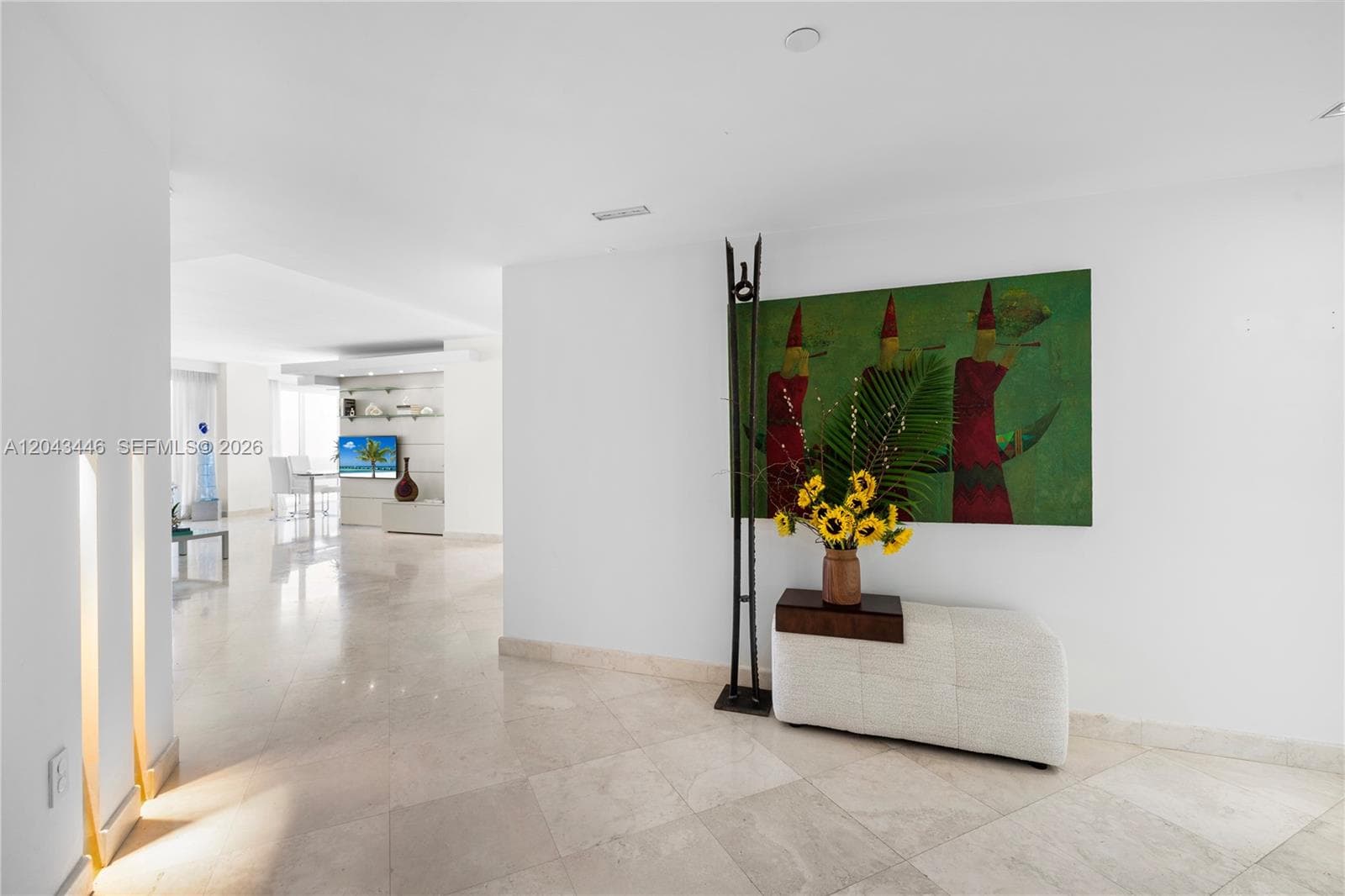 A12043446 — Miami Beach — 18
