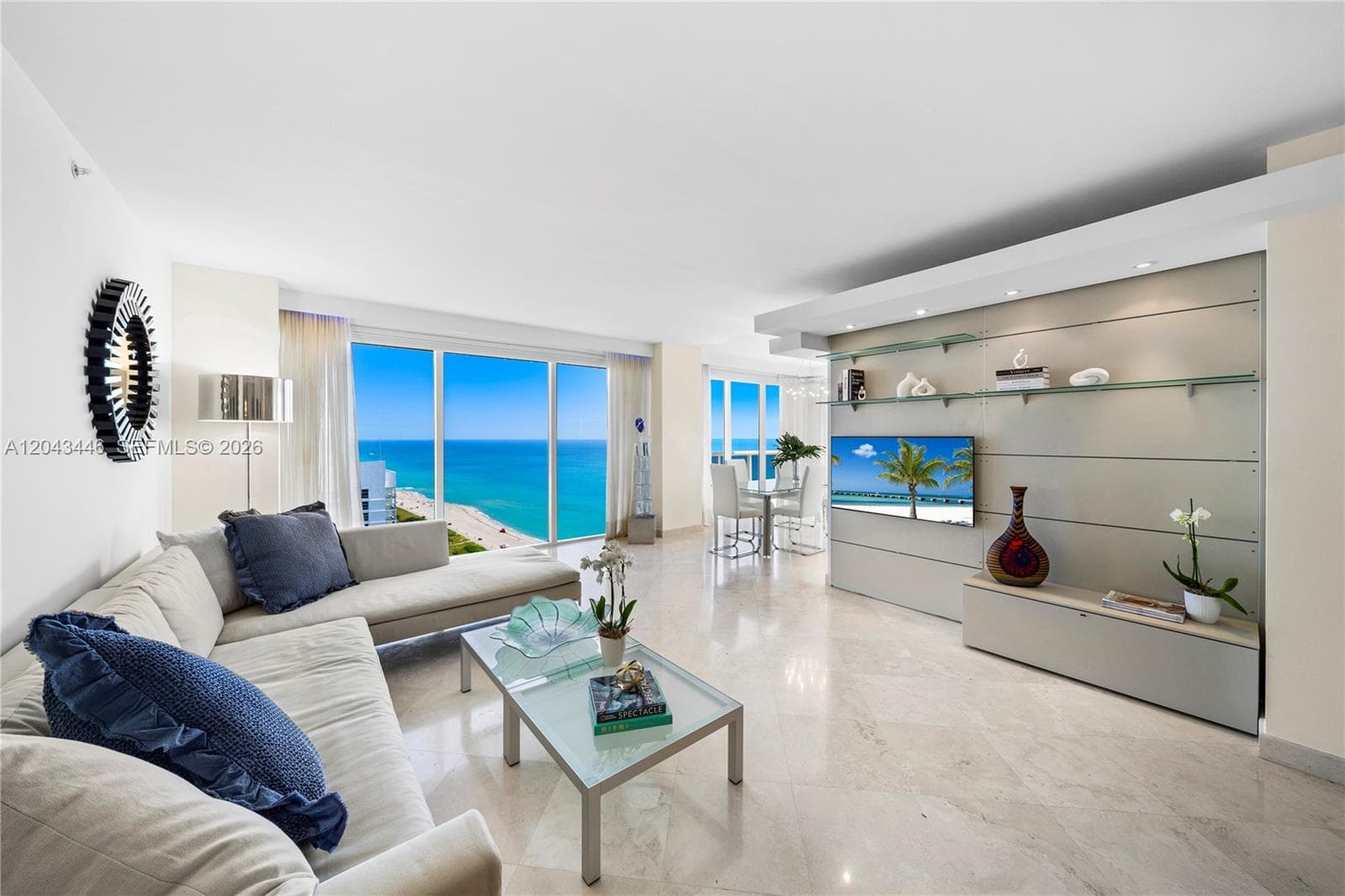 A12043446 — Miami Beach — 19
