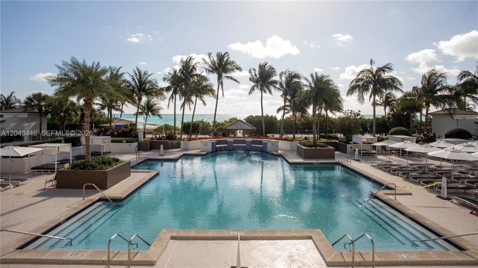 A12043446 — Miami Beach — 40