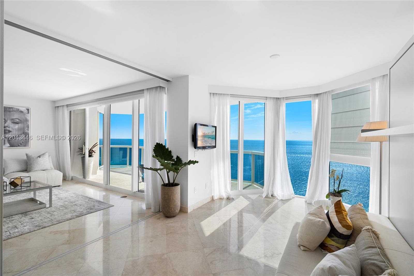 A12043446 — Miami Beach — 4
