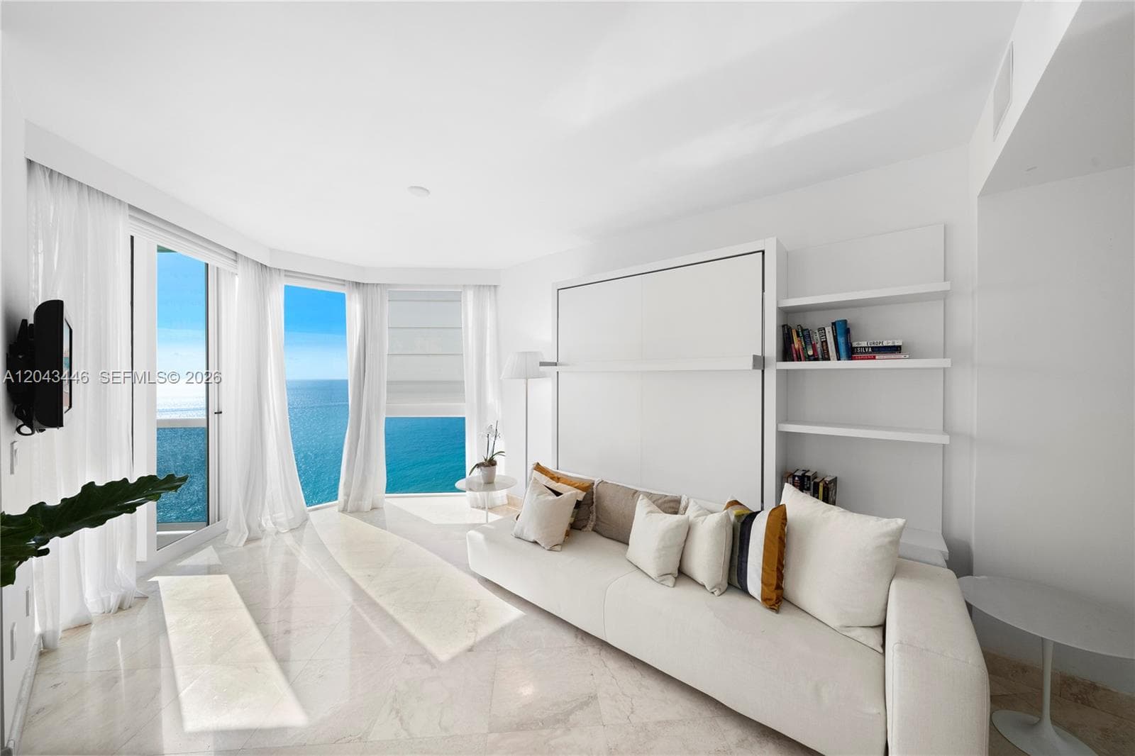 A12043446 — Miami Beach — 8