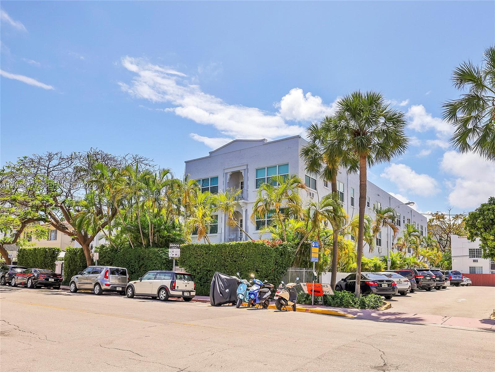 A12043477 — Miami Beach — 16