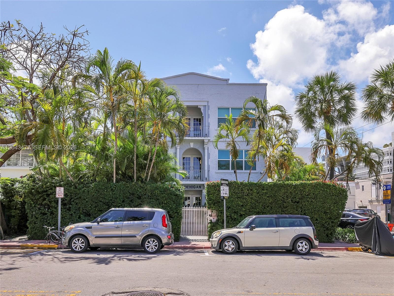 A12043477 — Miami Beach — 12