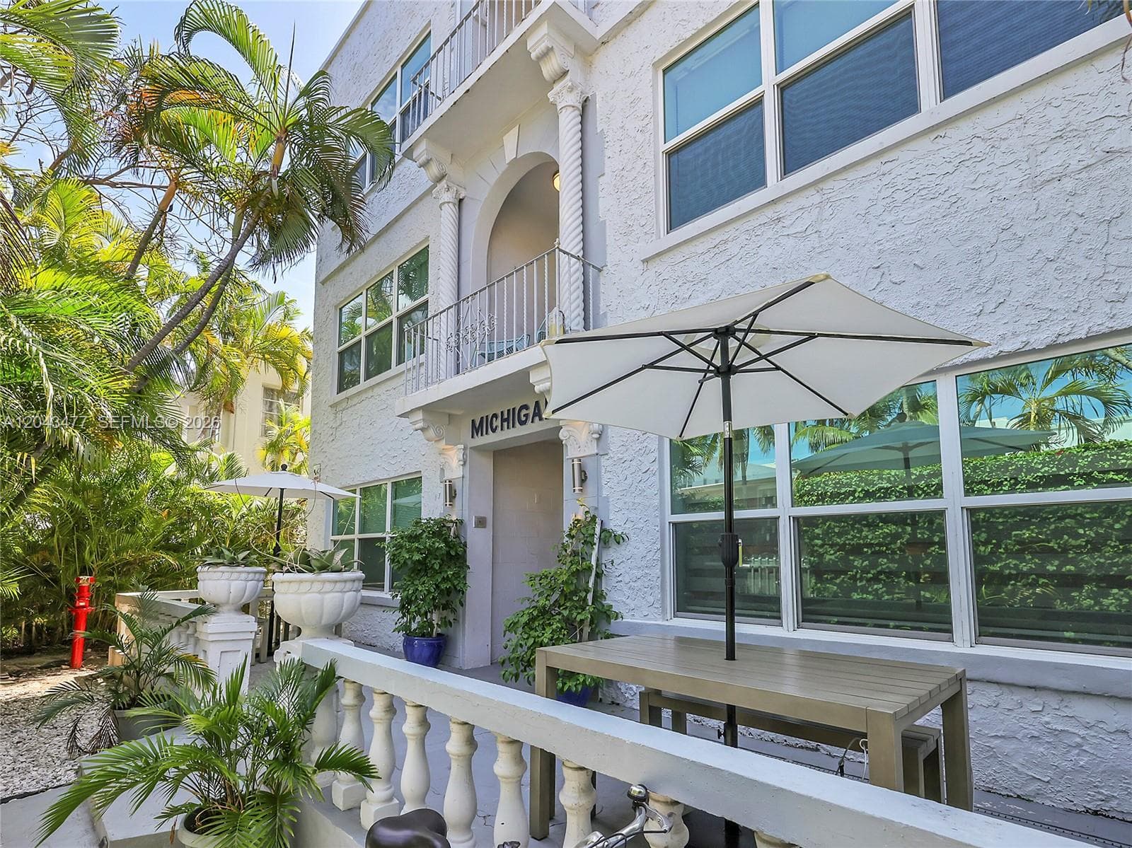 A12043477 — Miami Beach — 14