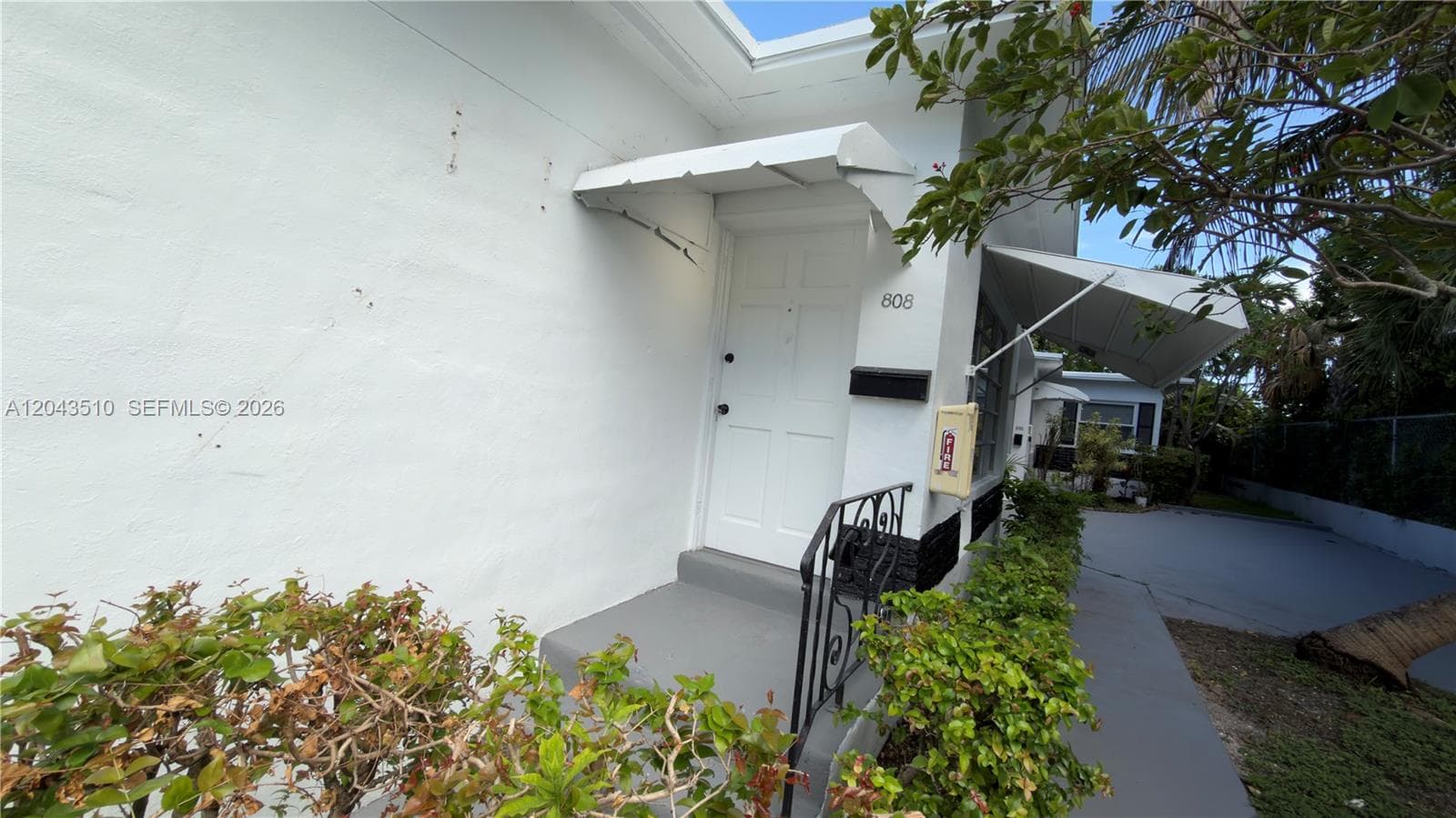 A12043510 — Miami Beach — 2