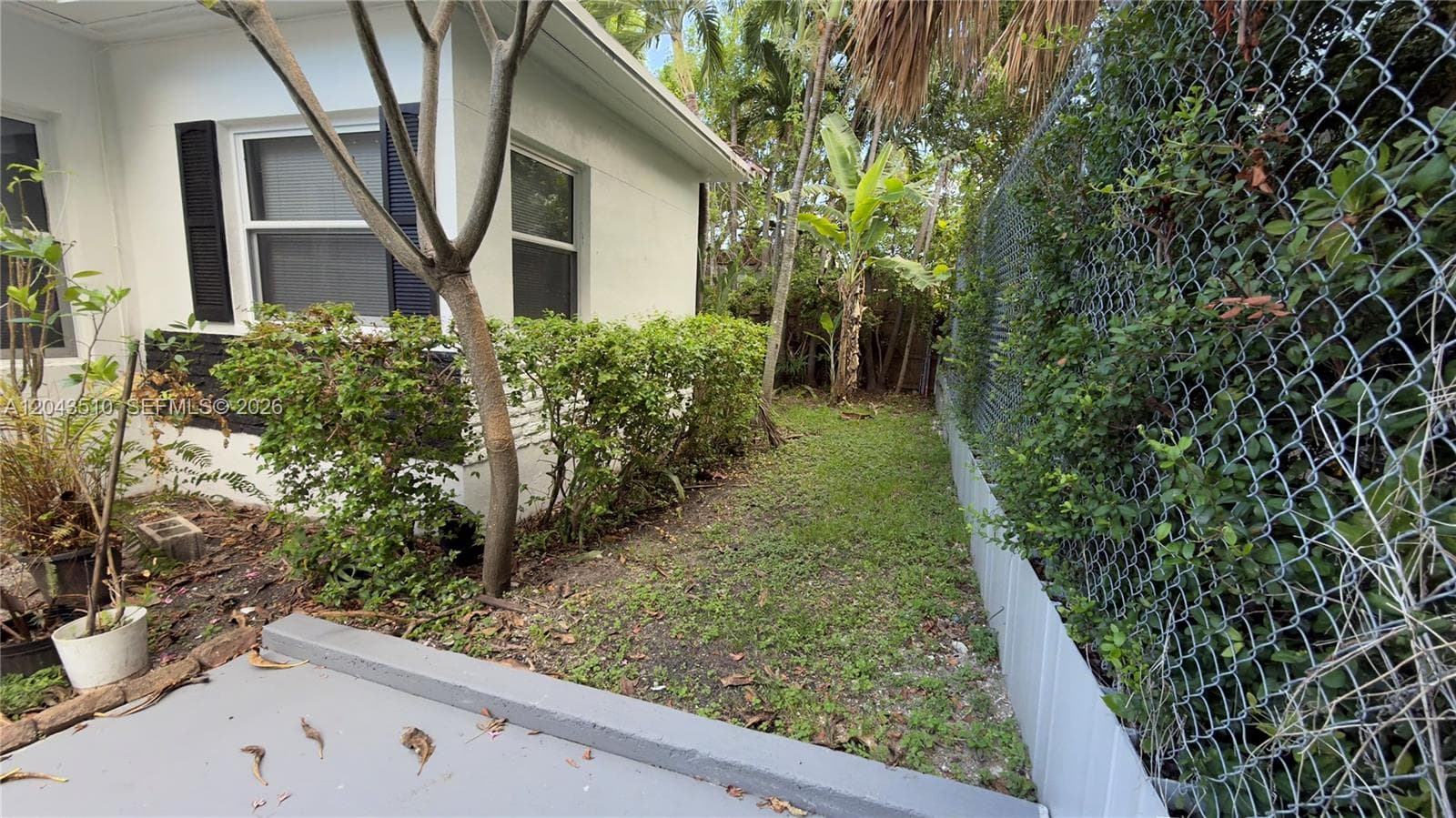 A12043510 — Miami Beach — 17