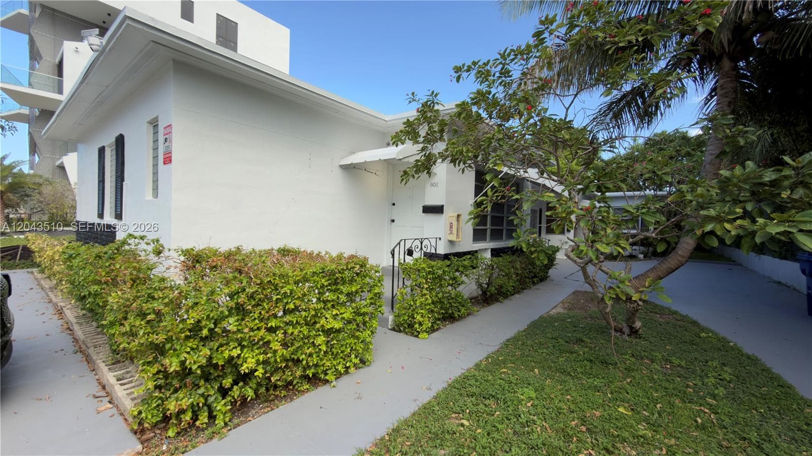 A12043510 — Miami Beach