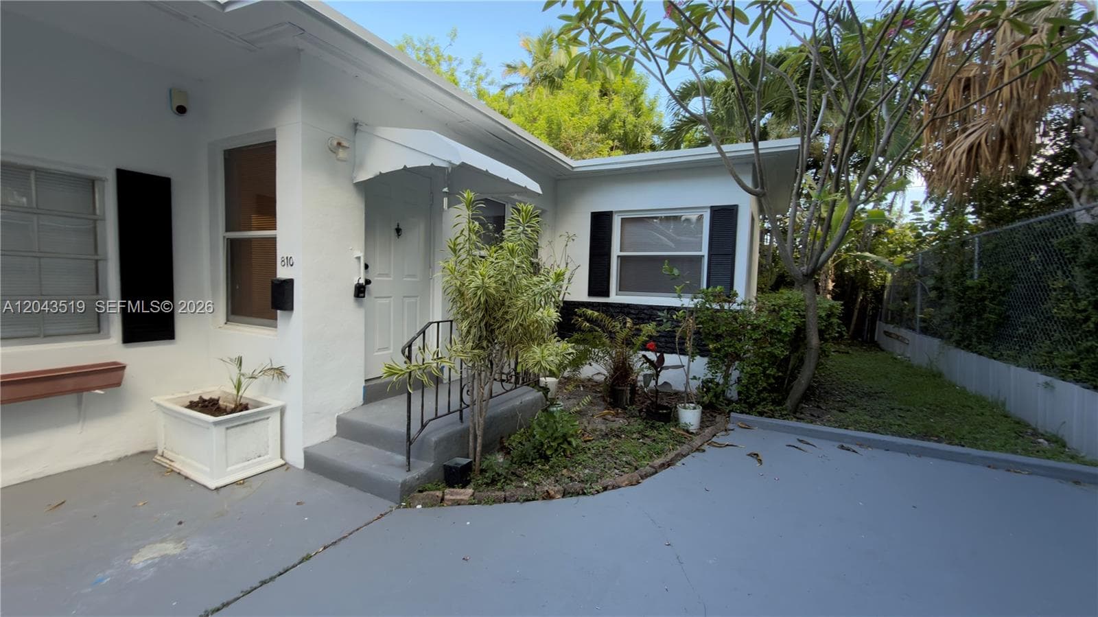 A12043519 — Miami Beach — 2