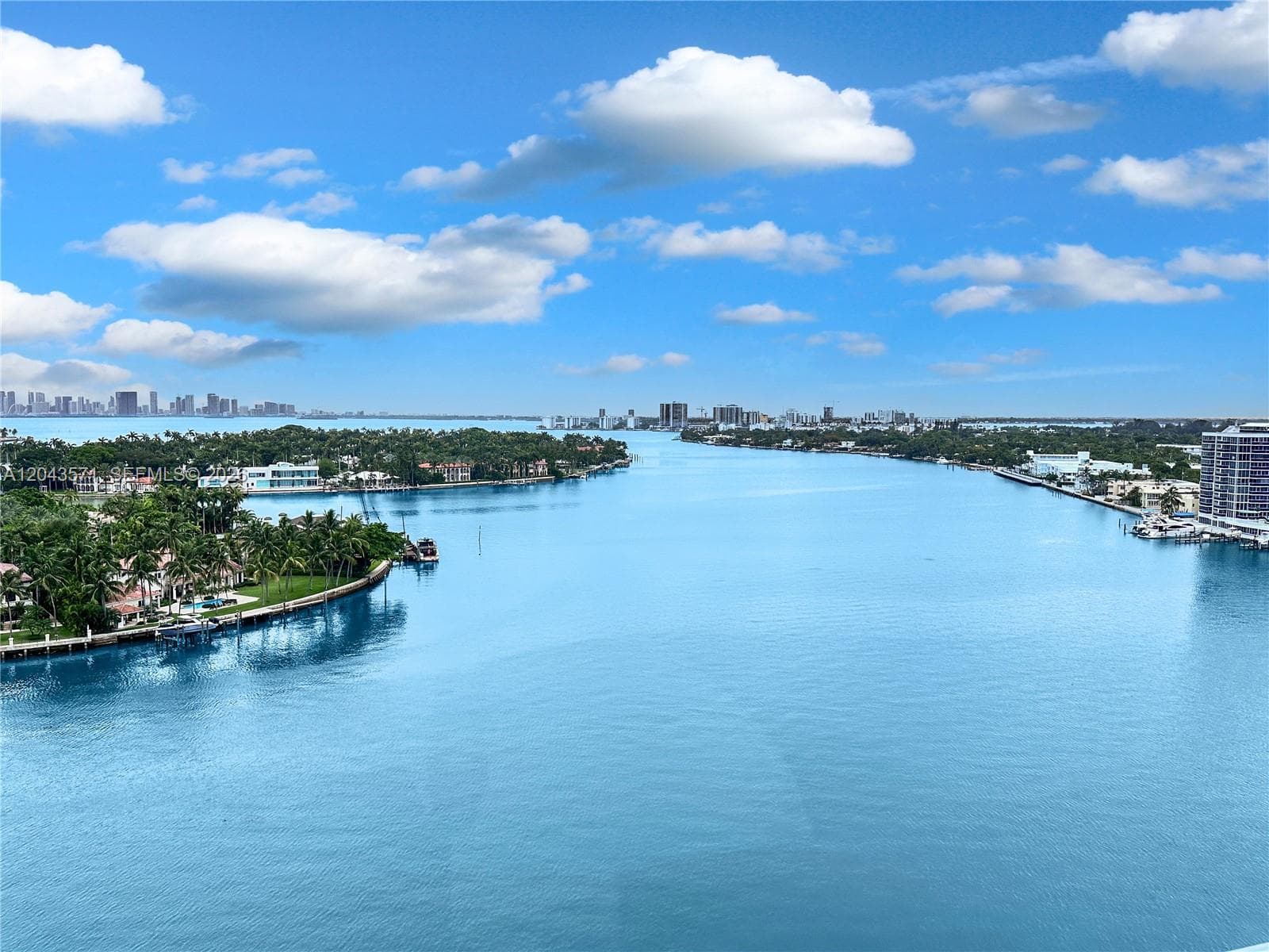 A12043571 — Miami Beach