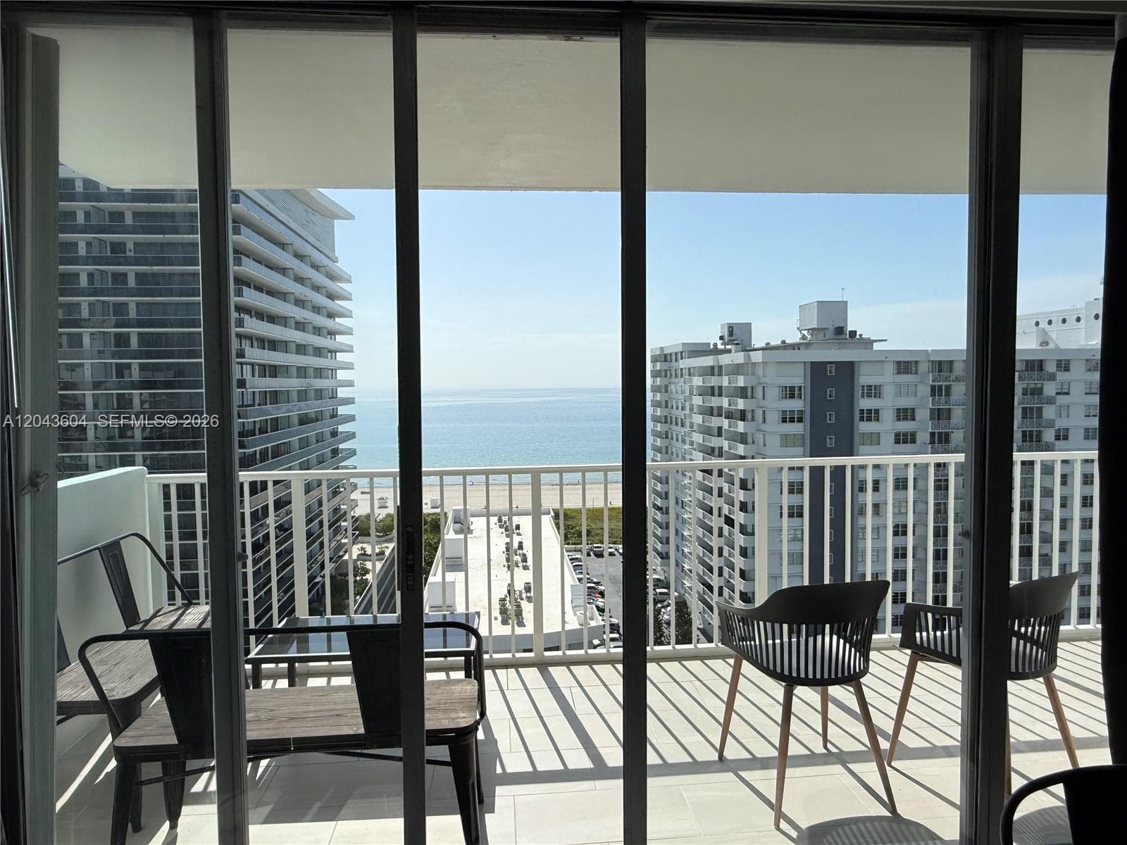 A12043604 — Miami Beach — 7